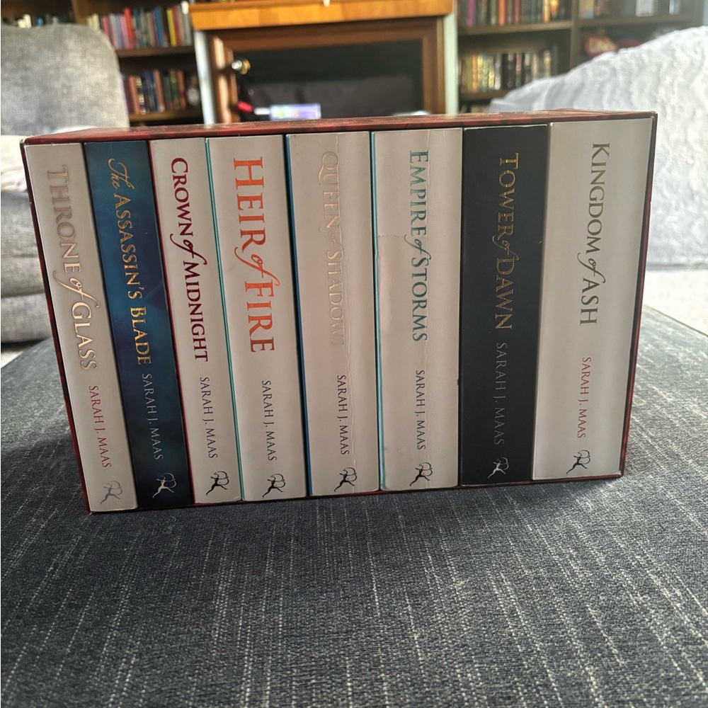 Sarah J. Maas - Throne of Glass UK Edition